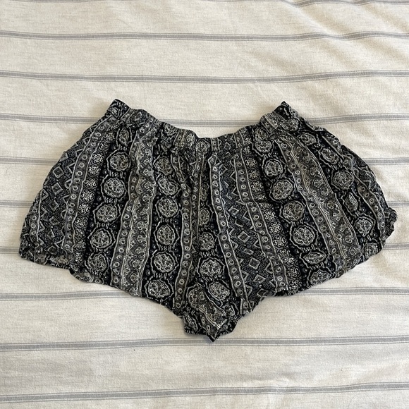 A&F Shorts - Picture 2 of 2